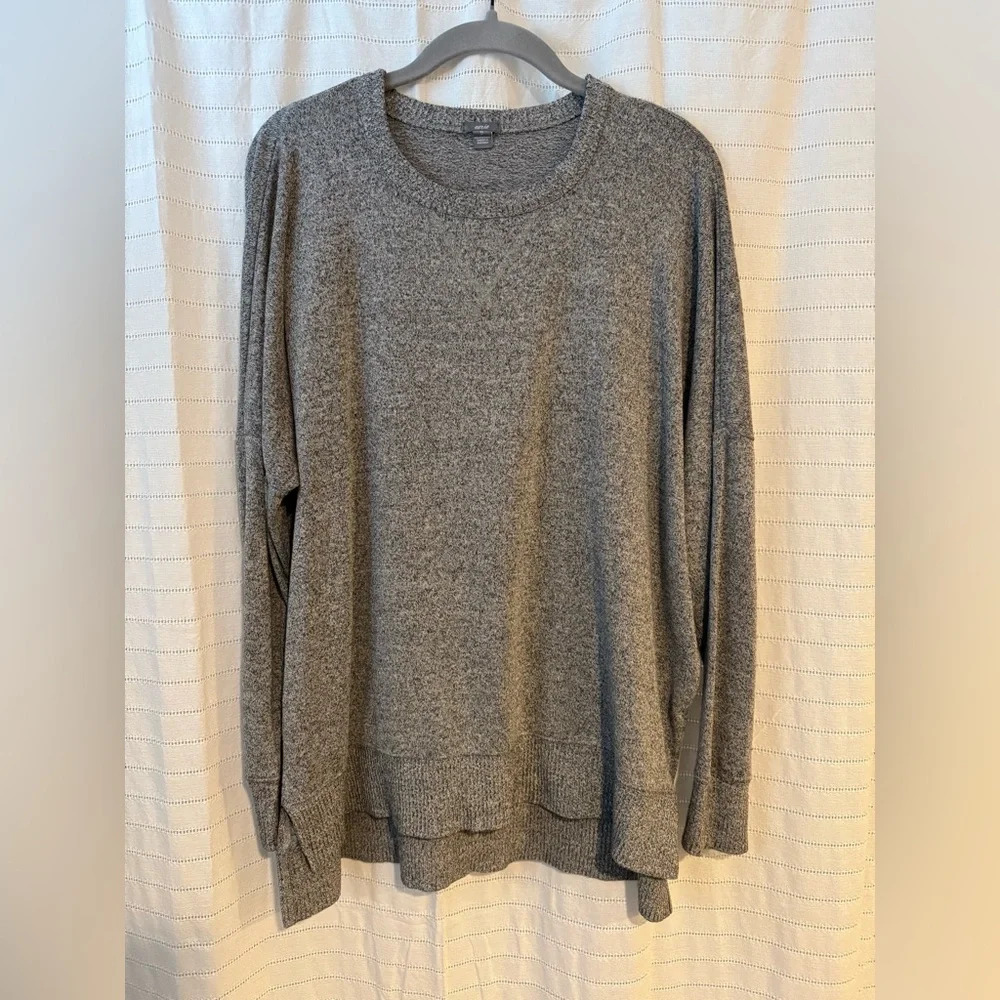 Gray Crewneck Women's Sweater - Unbranded